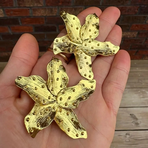 Zara Starfish Statement Stud Earrings - Picture 6 of 13